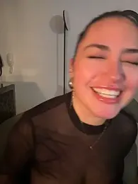 sukhakunis1 webcam model stream image