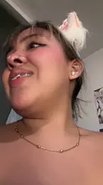 NinaValencia_ webcam model stream image