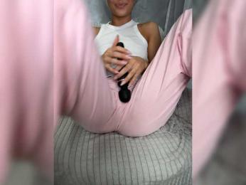 Viki-05 webcam model stream image