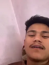 Hullax webcam model stream image