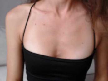 LilianaLove webcam model stream image