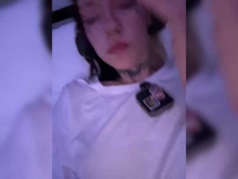 Molly-and-Ewa webcam bongacams model stream image