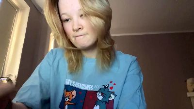 KileyShones webcam model stream image