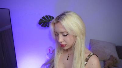 KitsuWaifu webcam cam4 model stream image