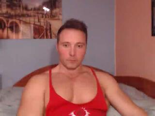 Hunky Muscle webcam model stream image