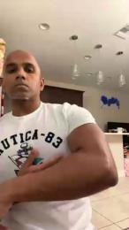 Beachmusclefit webcam model stream image