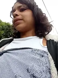 H_hiana webcam model stream image