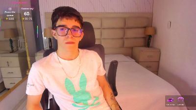 TylerCross_ webcam model stream image