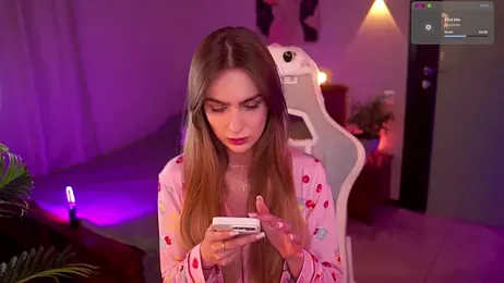 Kamila_icee webcam model stream image