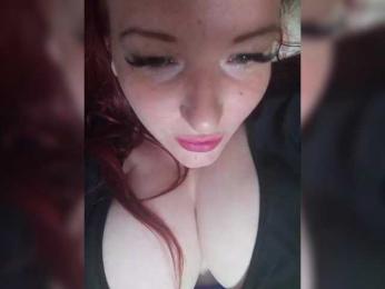 MiaLovely webcam model stream image