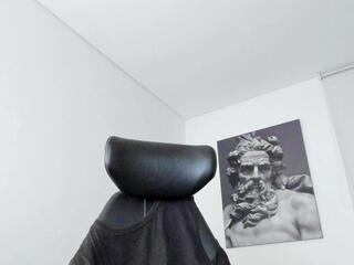 Simon Leon webcam model stream image