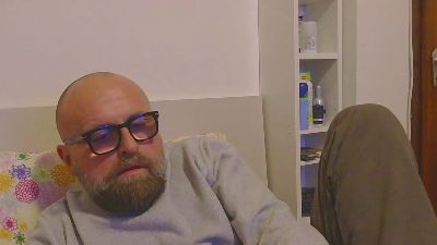 uomo402 webcam model stream image