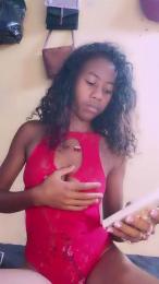 maylah2 webcam model stream image