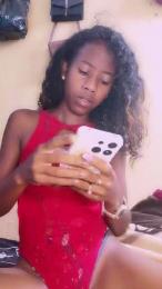 maylah2 webcam model stream image