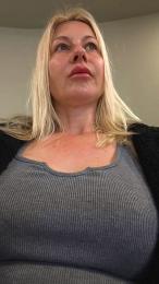 evakisimovareal webcam model stream image