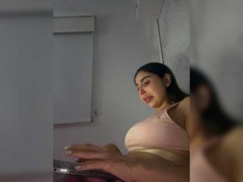 SallyeLeins webcam model stream image