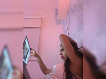 SallyeLeins webcam model stream image