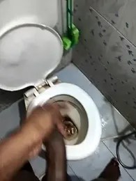 Leon_hot33 webcam stripchat model stream image