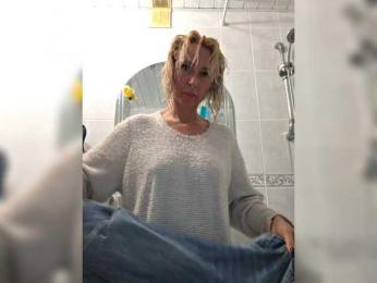 ARotikA1 webcam model stream image