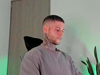 James Leeandros webcam model stream image