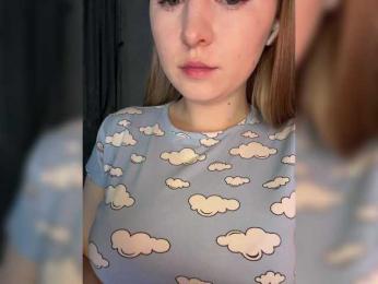 AlinaRay webcam model stream image