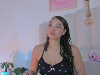 Pearl Moon webcam model stream image