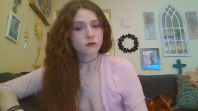 QueenCrimson webcam model stream image