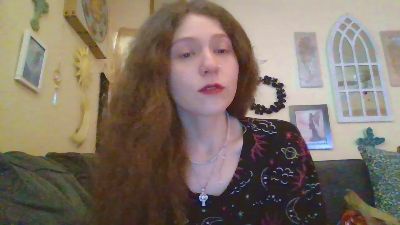 QueenCrimson webcam model stream image