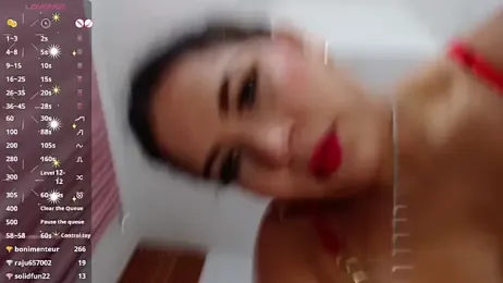 gisellsaenz webcam stripchat model stream image