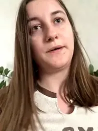 Strawberryyyyik webcam model stream image