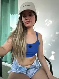 Zyrella webcam stripchat model stream image