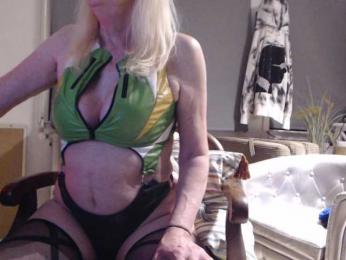 BlondMilfTascha webcam model stream image