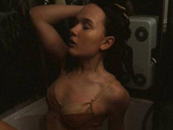 DavinaHislip webcam livejasmin model stream image