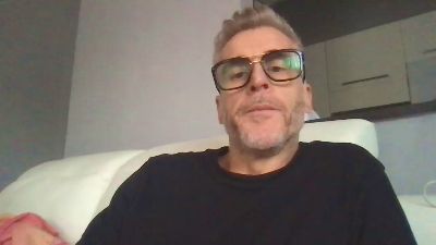 Axl_hot webcam model stream image