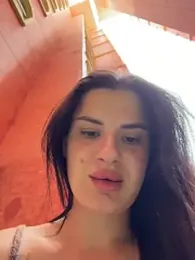 MiraReach webcam stripchat model stream image