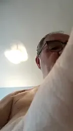 Microstringer64 webcam model stream image