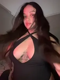 MisFrekcles_ webcam model stream image