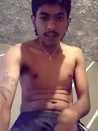 SkinniYamo webcam model stream image