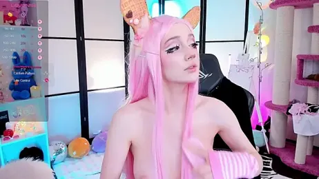 MilkyCute webcam model stream image