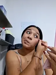 -VICKKY webcam stripchat model stream image