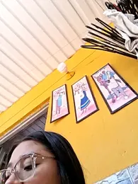 -VICKKY webcam model stream image