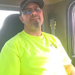 KrazyLegz webcam model stream image