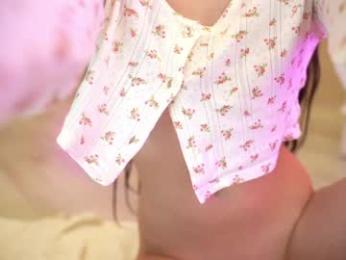 queenelia webcam model stream image