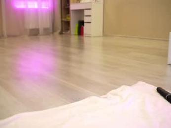 queenelia webcam model stream image