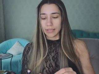 aura-18 webcam model stream image