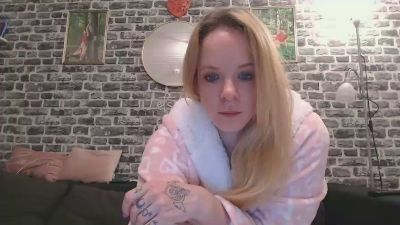 xHotmilf87x webcam cam4 model stream image