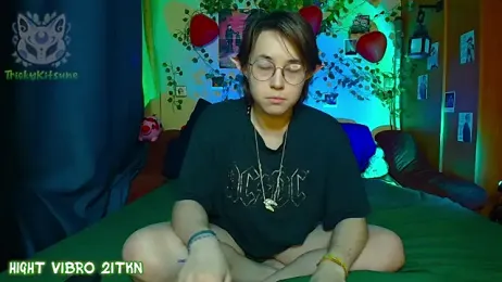 TrickyKitsune webcam stripchat model stream image