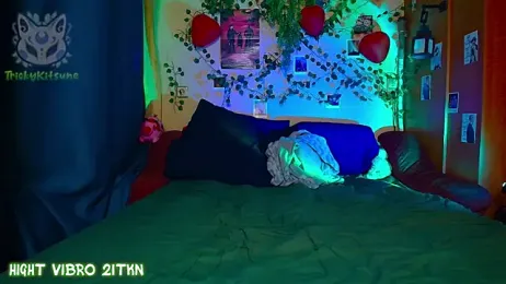 TrickyKitsune webcam stripchat model stream image