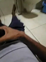 16Hose webcam model stream image