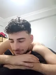 Yasinyasin7 webcam model stream image